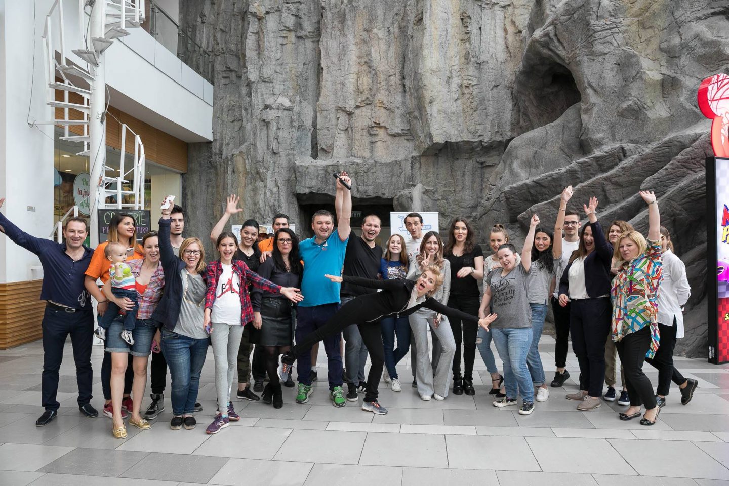 18620519_1349234475192450_5499032147583972959_o